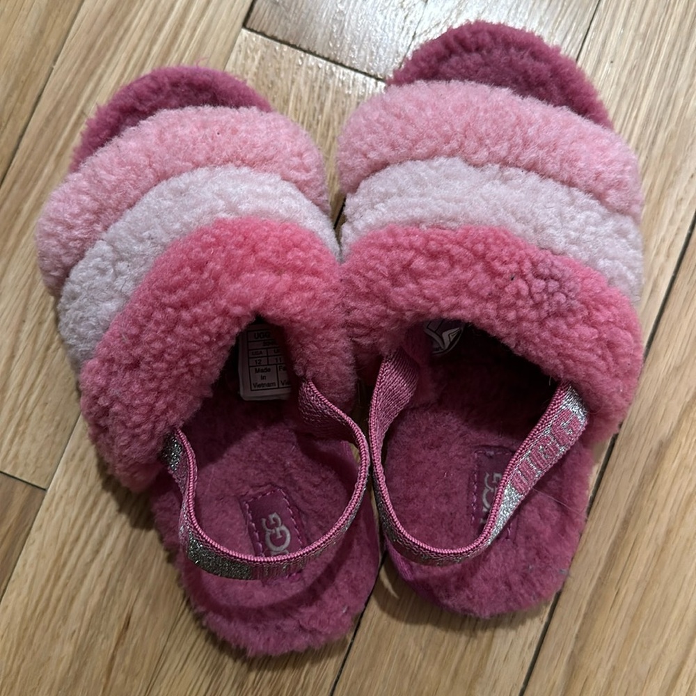 UGG Fluff Yeah slides